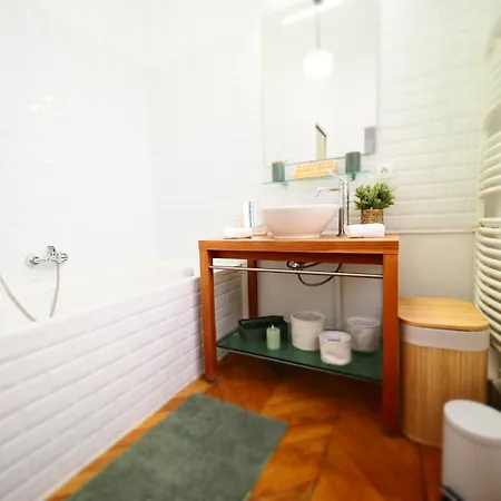 Design Derriere Les Thermes ヴィシー