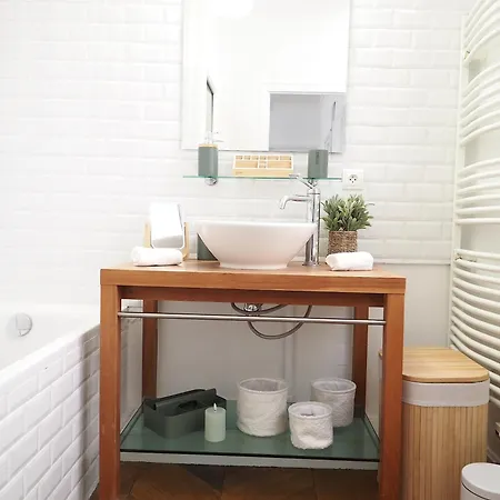 Design Derriere Les Thermes アパート